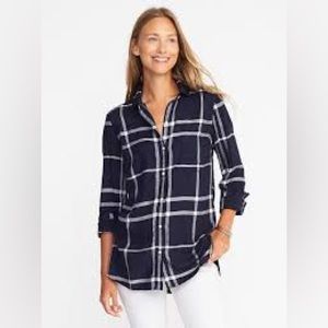 Old Navy Classic Fit Women’s Shirt, Size Small